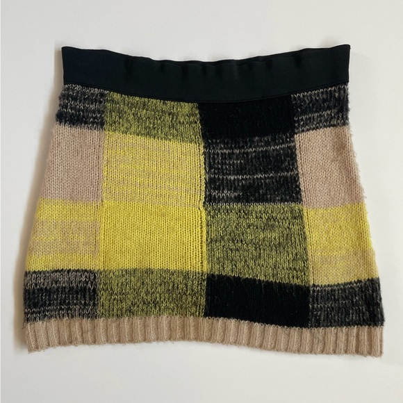 Tartán Plaid Sweater Set from Patricia Fields - Picture 3 of 6